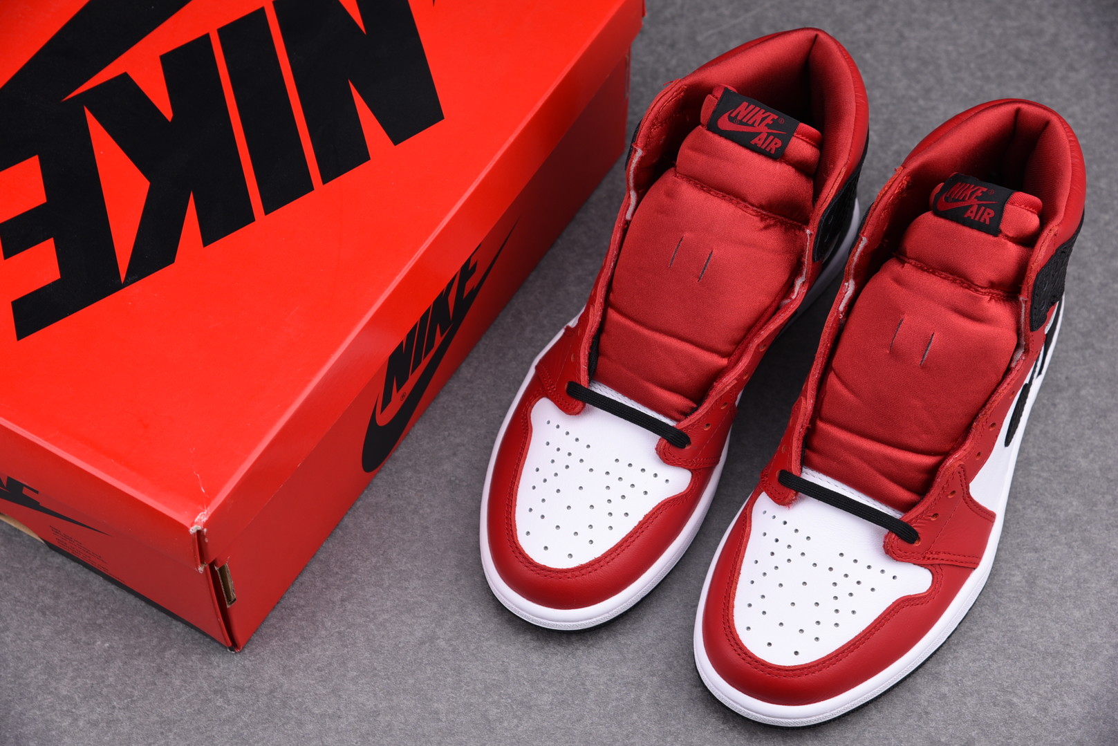 Air Jordan 1 Retro High OG Satin Red